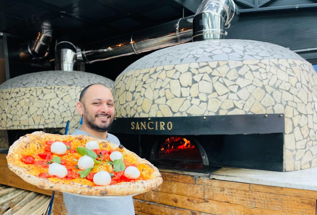 Il pizzaiolo napoletano Ciro di Maio lancia a Brescia la sua nuova